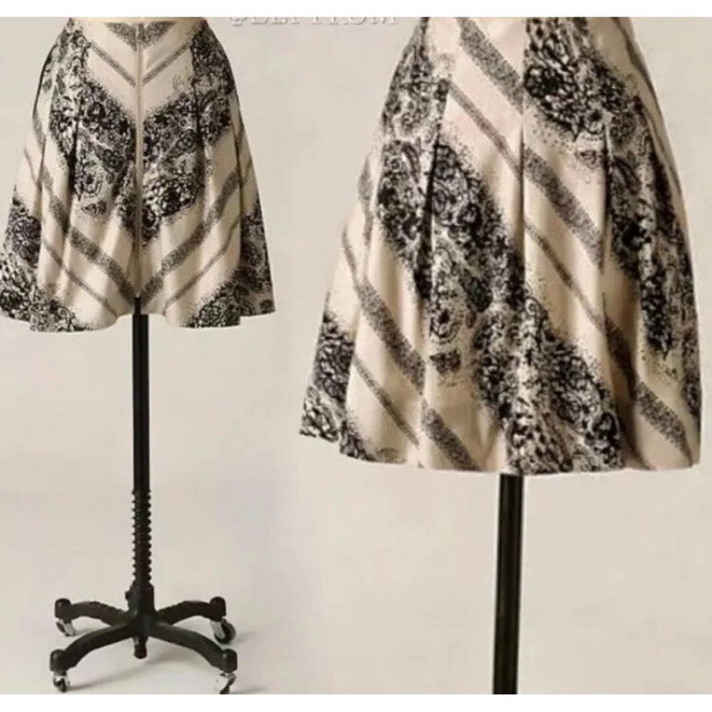 Anthropologie Edme Esyllte Beige Black Chevron Skirt Full Front Zip Women's Sz14